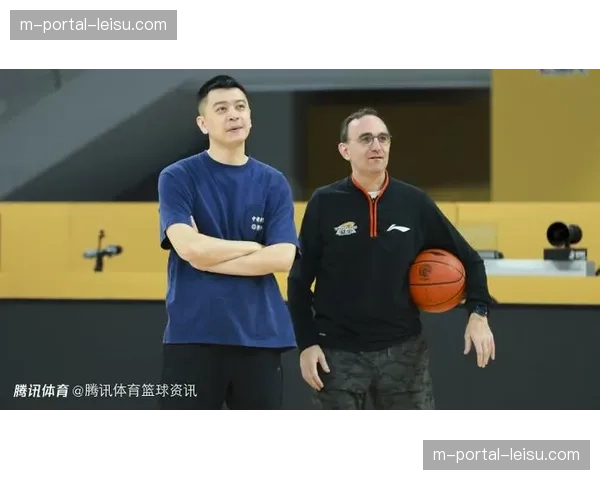 杨鸣逆流推动本土球员主导进攻 团队篮球破解广厦夹击策略 杨鸣逆流推动本土球员主导进攻 团队篮球破解广厦夹击策略
